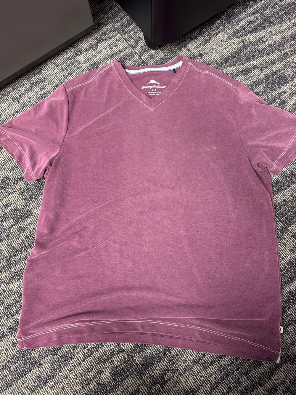 Tommy Bahama Short Sleeve V-Neck Tee in Mauve